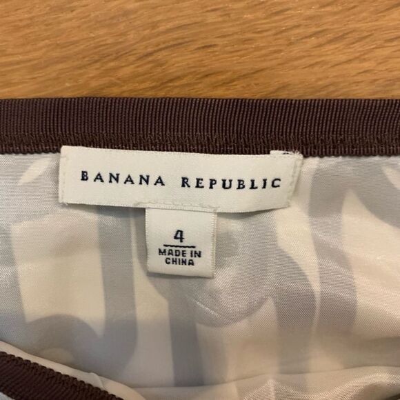 Banana Republic size 4 skirt - Picture 3 of 4